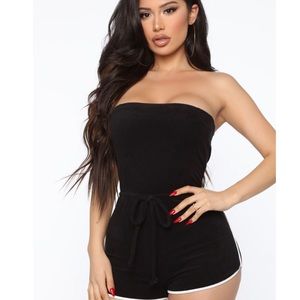 Black towel like jumper shorts, no straps. From fashion nova, only worn once.